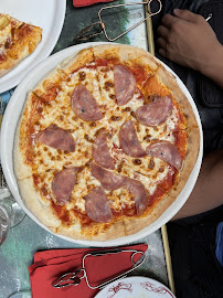 Salami du Restaurant italien Pizza sarno à Paris - n°2