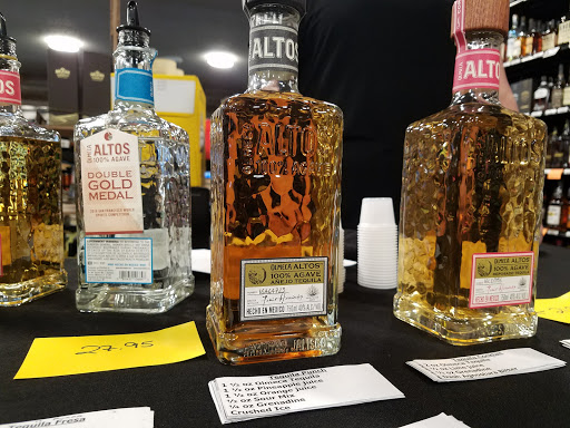 Liquor Store «Hawthorne Liquor Store», reviews and photos, 4638 SE Hawthorne Blvd, Portland, OR 97215, USA