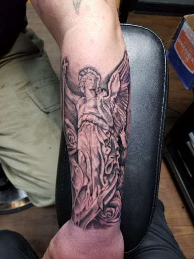 Tattoo Shop «123 East Coast Ink», reviews and photos, 4134 Calhoun Memorial Hwy, Easley, SC 29640, USA