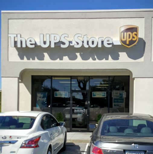 Shipping and Mailing Service «The UPS Store», reviews and photos, 139 Altama Connector, Brunswick, GA 31525, USA