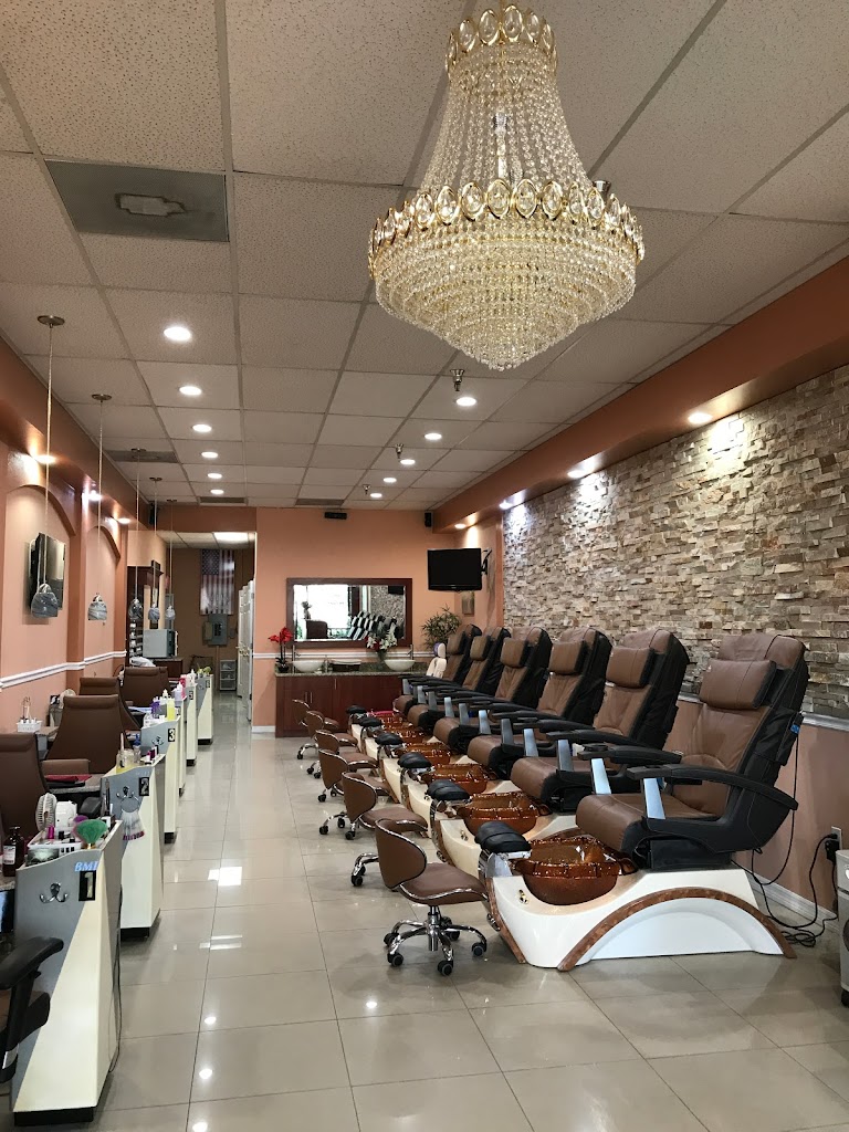Solar Nail & Spa 33596