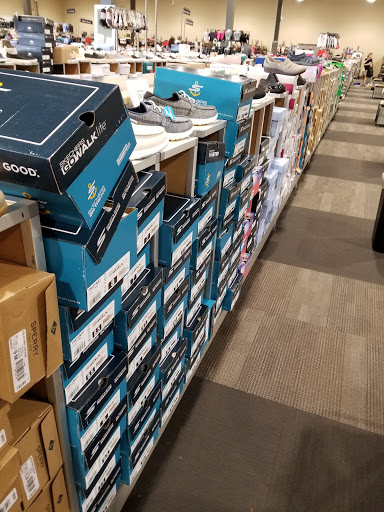 Shoe Store «DSW Designer Shoe Warehouse», reviews and photos, 8502 Eager Rd, Brentwood, MO 63144, USA