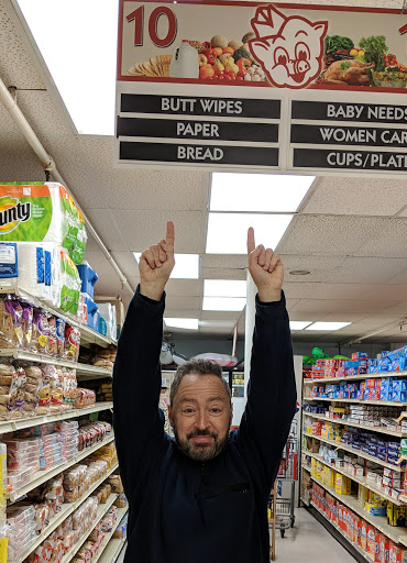 Grocery Store «Piggly Wiggly Hilton Head», reviews and photos, 1 N Forest Beach Dr, Hilton Head Island, SC 29928, USA