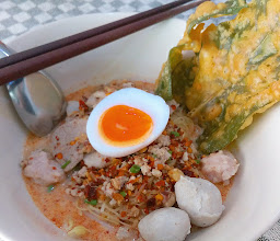 วงเดือน ก๋วยเตี๋ยวหมูต้มยำรสเด็ด photo