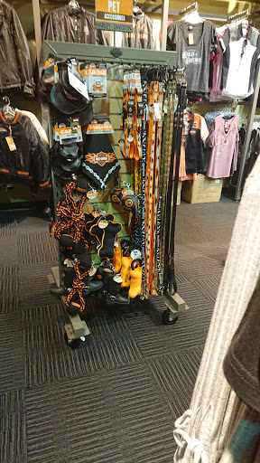 Sportswear Store «Columbia Sportswear Outlet Store at Premium Outlets in Orlando», reviews and photos, 4971 International Dr, Orlando, FL 32819, USA