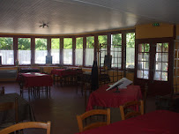 Atmosphère du Restaurant français Auberge Les Avalats à Saint-Juéry - n°3