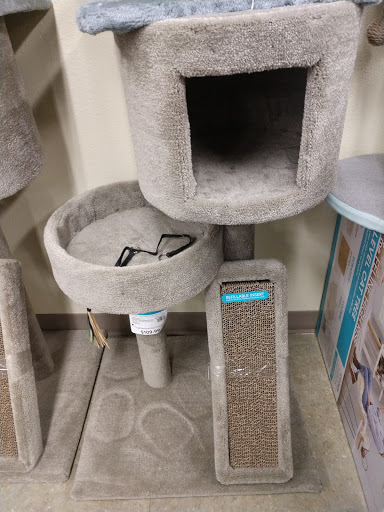 Pet Supply Store «Petco Animal Supplies», reviews and photos, 525 S 5th St, Bismarck, ND 58504, USA