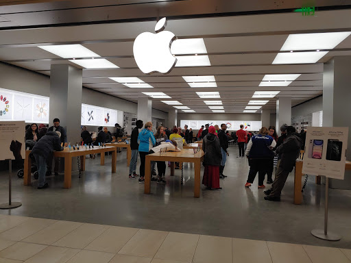 Computer Store «Apple Rosedale Center», reviews and photos, 1010 Rosedale Shopping Center, Roseville, MN 55113, USA