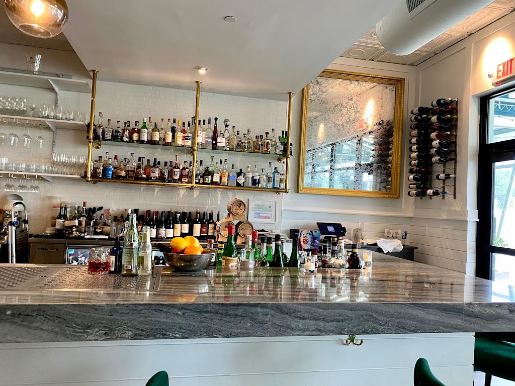 La Joie Creole Oyster Bar 78613