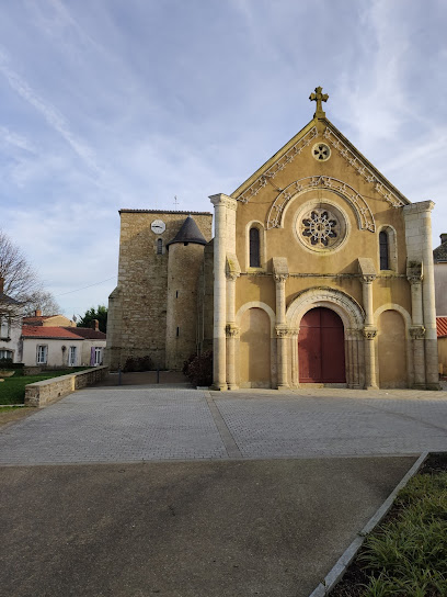 Eglise Saint-Georges (choeur dat du XIII , clocher du XIV et nef du XIX siecle)