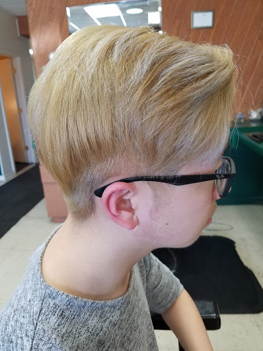 Beauty Salon «Cutz Hair Salon», reviews and photos, 2956 S Rochester Rd, Rochester Hills, MI 48307, USA