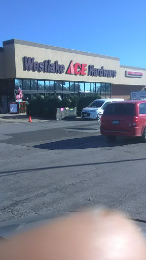 Hardware Store «Westlake Ace Hardware 032», reviews and photos, 2350 S Campbell Ave, Springfield, MO 65807, USA