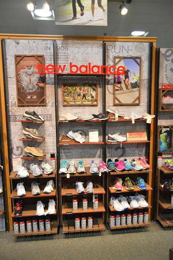 Shoe Store «Reyers Shoe Store», reviews and photos, 40 S Water Ave, Sharon, PA 16146, USA