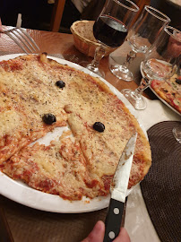Pizza du Restaurant Les Capucins à Turenne - n°8