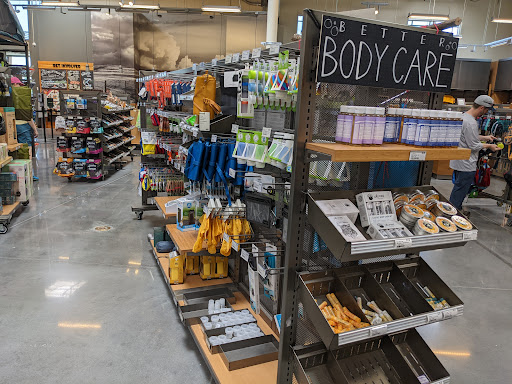 Camping Store «REI», reviews and photos, 6281 W 135th St, Overland Park, KS 66223, USA