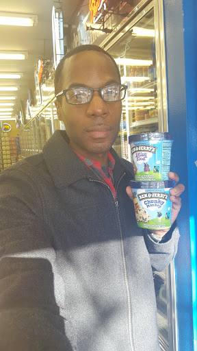 Liquor Store «Castle Food & Liquor», reviews and photos, 1128 W Thorndale Ave, Chicago, IL 60660, USA