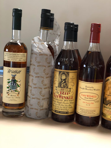 Liquor Store «Five Corners Wine & Spirits», reviews and photos, 192 Windsorville Rd, Ellington, CT 06029, USA