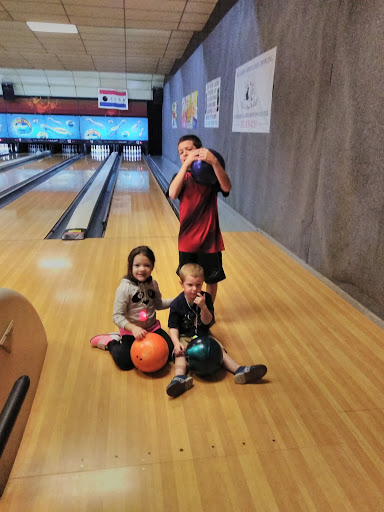 Bowling Alley «Albemarle Bowling Center», reviews and photos, 603 S Hughes Blvd, Elizabeth City, NC 27909, USA