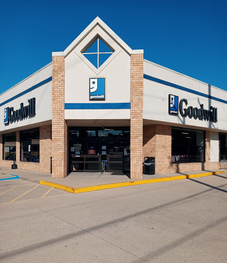 Thrift Store «Goodwill Industries», reviews and photos, 7773 Cincinnati Dayton Rd, West Chester Township, OH 45069, USA
