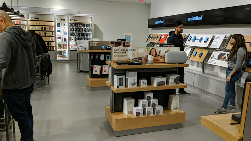 Cell Phone Store «Verizon», reviews and photos, 2500 E Imperial Hwy Ste 178, Brea, CA 92821, USA