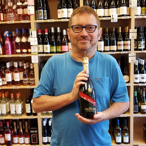 Wine Store «Red Gamay Wines & Liquors», reviews and photos, 45 Merrick Rd, Amityville, NY 11701, USA