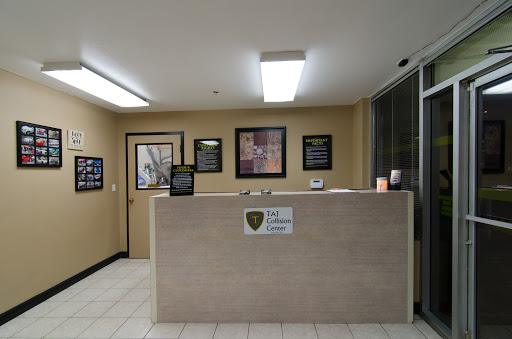 Auto Body Shop «TAJ Collision Center», reviews and photos, 60 NW Gilman Blvd, Issaquah, WA 98027, USA