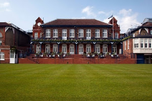 Sports Massage Kensington at The Queens Club (Non members welcome)