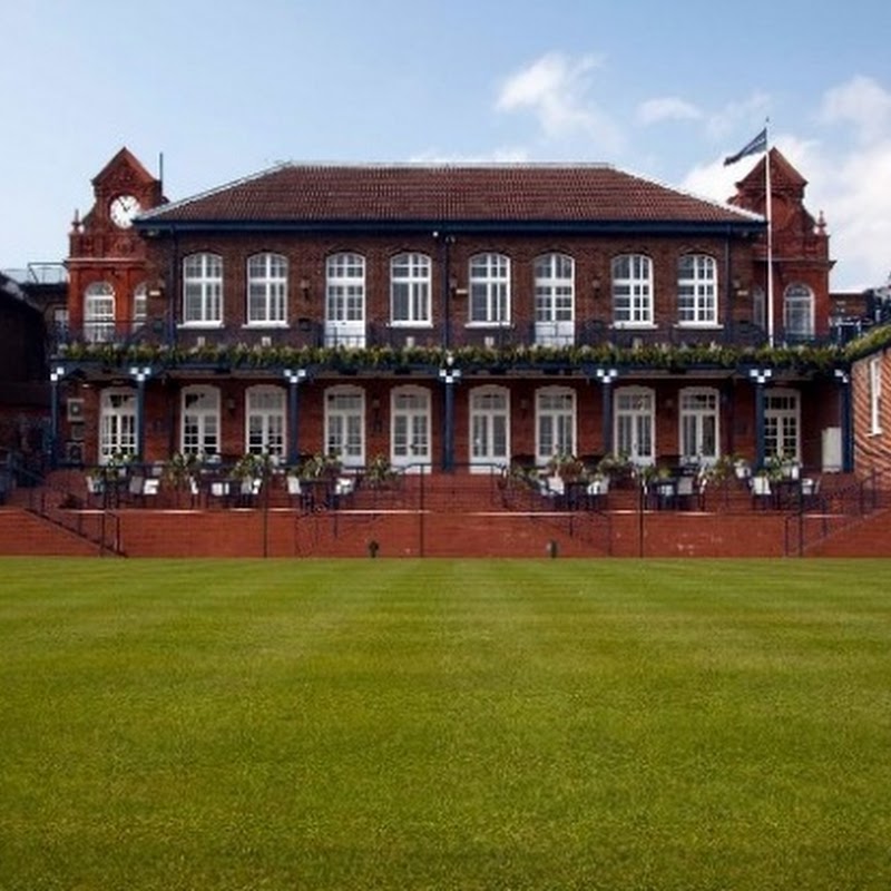 Sports Massage Kensington at The Queens Club (Non members welcome)