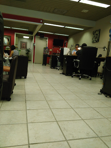 Nail Salon «Z Nail Salon», reviews and photos, 702 W Eads Pkwy, Lawrenceburg, IN 47025, USA