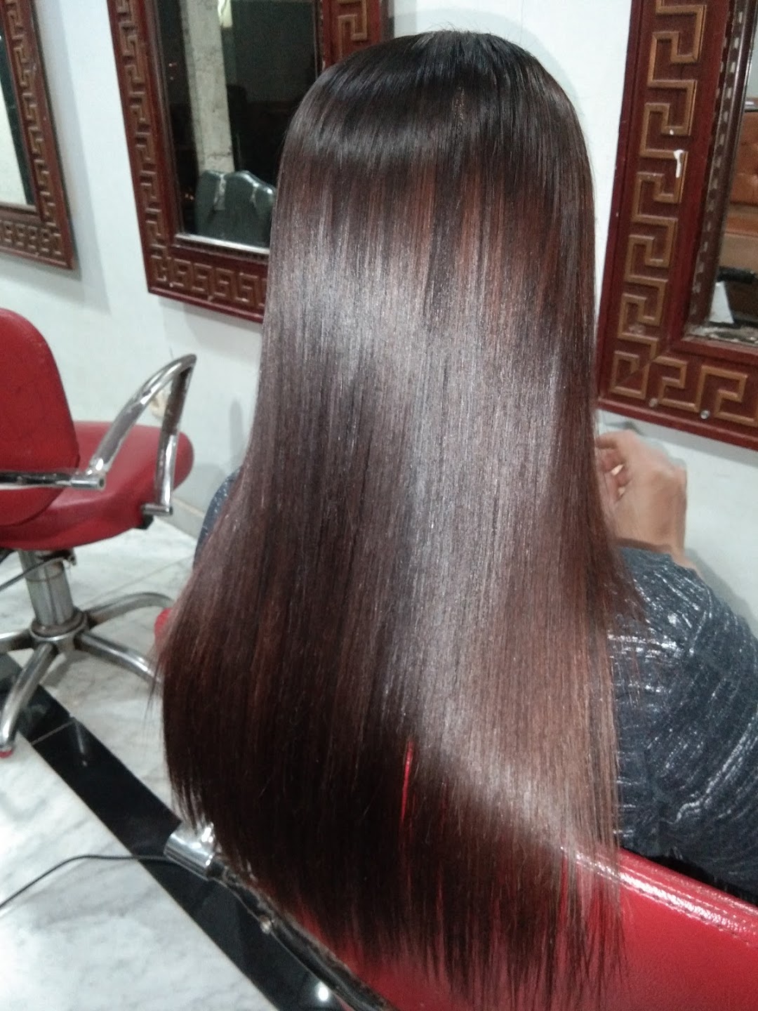 DONNI SALON 27