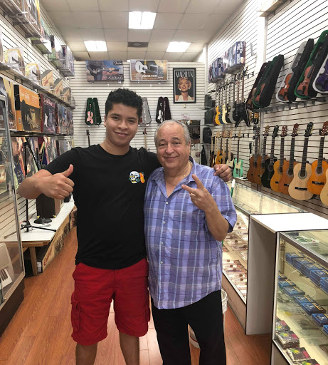 Guitar Store «High Tech Electronics», reviews and photos, 6630 Hollywood Blvd # B, Los Angeles, CA 90028, USA