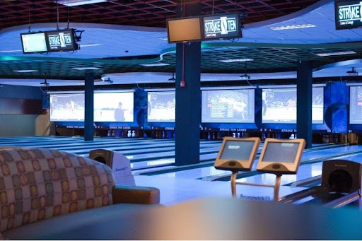 Bowling Alley «Strike Ten Lanes & Lounge», reviews and photos, 800 E Nerge Rd, Roselle, IL 60172, USA