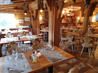 Atmosphère du Restaurant Le White à Saint-Étienne-de-Tinée - n°19