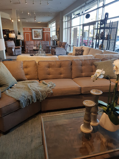 Furniture Store «La-Z-Boy Furniture Galleries», reviews and photos, 19230 Alderwood Mall Pkwy #180, Lynnwood, WA 98036, USA