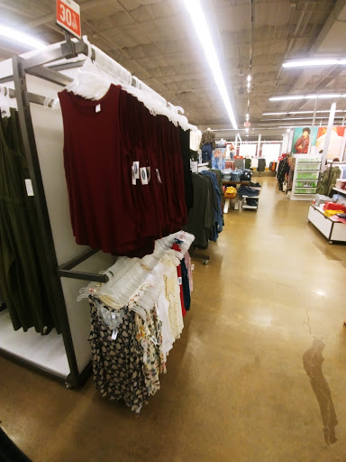Clothing Store «Old Navy», reviews and photos, 2828 E 3rd St, Bloomington, IN 47401, USA