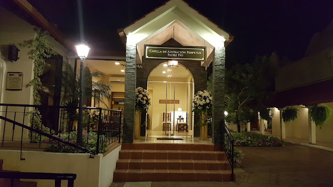 Opiniones de Iglesia Católica Santa Teresita del Niño Jesús | Entre Ríos en Samborondón - Arquitecto