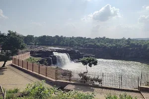 Rahatgarh Waterfalls / Bhalkund Jalprapat image