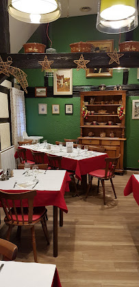 Atmosphère du Restaurant de spécialités alsaciennes Restaurant Buerehof à Entzheim - n°7