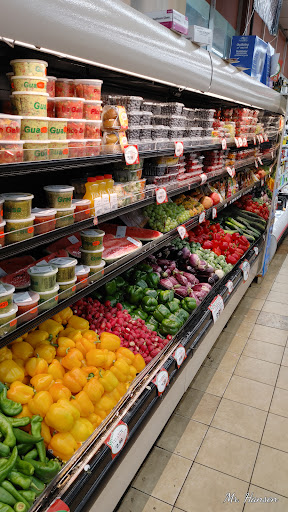 Grocery Store «Devon Market», reviews and photos, 1440 W Devon Ave, Chicago, IL 60660, USA