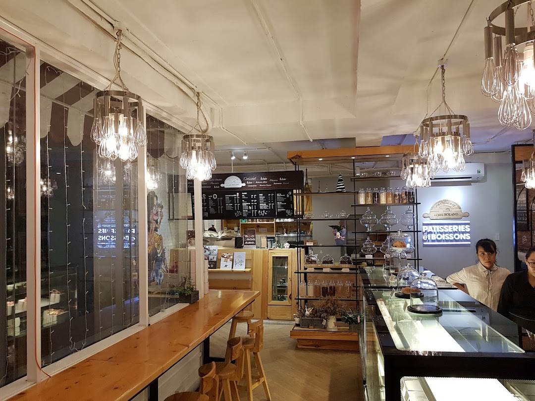 LE PETIT ROLAND - Patisserie & Coffee shop