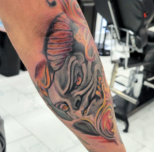 Tattoo Shop «Lucky You Tattoos», reviews and photos, 181 W Alameda St A, Manteca, CA 95336, USA