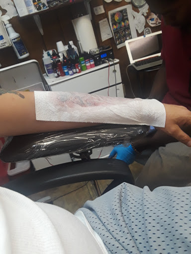 Tattoo Shop «Bowens Art Work Tattoo Studio», reviews and photos, 6904 Geyer Springs Rd #2, Little Rock, AR 72209, USA