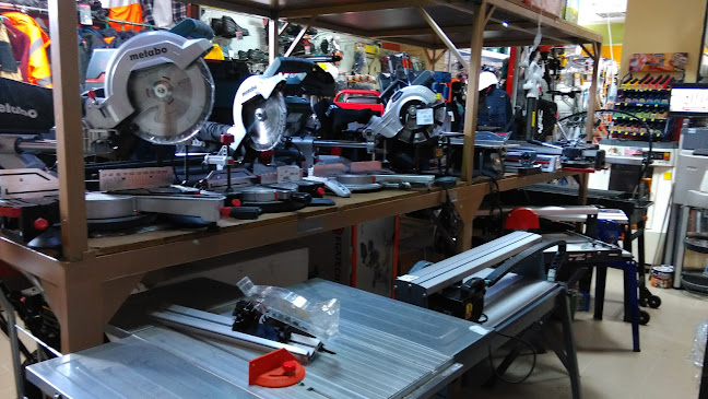 Opinii despre Temafarb. Wykończenia wnętrz, farby, glazura, panele, kleje, elektronarzędzia. în Ostrów Mazowiecka - Sklep narzędziowy