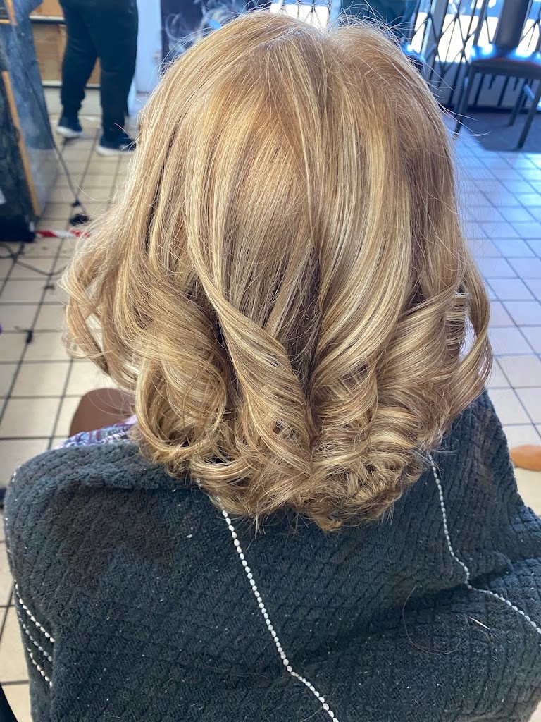 Flor's Beauty Salon 91733