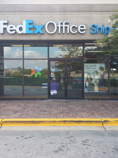FedEx Office Ship Center, 1750 Rockville Pike, Rockville, MD 20852, USA, 