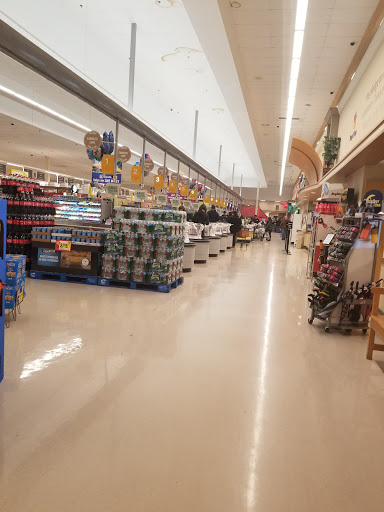 Grocery Store «Stop & Shop», reviews and photos, 40 Franklin Village Drive, Franklin, MA 02038, USA