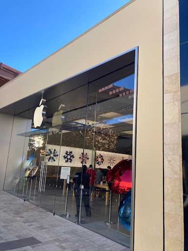Apple Valencia Town Center image