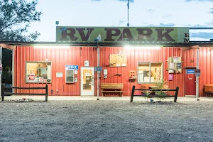 Kiva RV Park and Horse Motel image