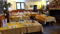 Atmosphère du Restaurant français Chez Louisette - Auberge du Lienz à Barèges - n°9