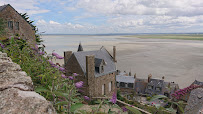 Porte de l'avancée du Restaurant Le Saint Michel Ridel à Le Mont-Saint-Michel - n°1